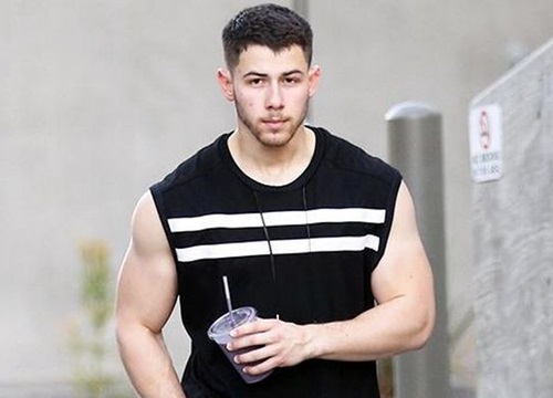 Bữa 'Cheat meal' của nam ca sĩ Nick Jonas