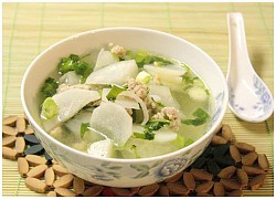 Canh củ cải trắng nấu với thịt nạc xay đơn giản dễ làm