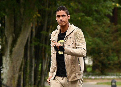 Chế độ ăn, tập luyện giúp nam giới có hình thể như Raphael Varane