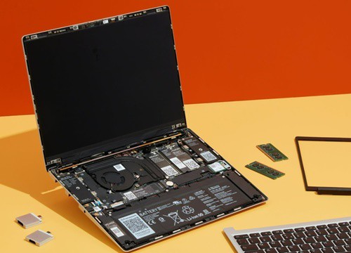 Chiếc laptop có thể thay thế linh kiện như máy bàn