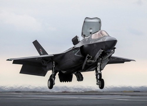 Sét đánh hỏng 2 tiêm kích F-35 Mỹ trên không, thiệt hại 2,5 triệu USD