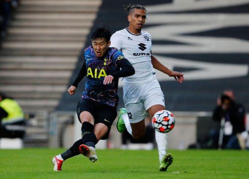 Son tỏa sáng giúp Tottenham thắng 3-1