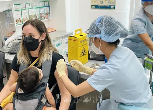 TP Hồ Chí Minh: Triển khai tiêm vaccine phòng COVID-19 cho cộng đồng người Pháp