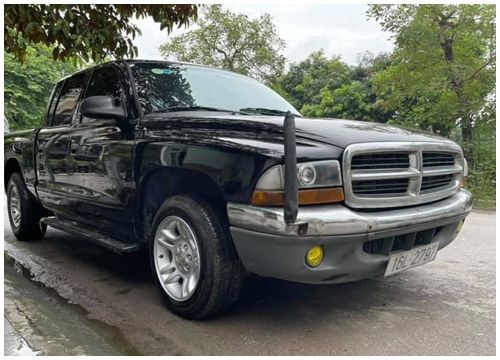 Bán tải hàng hiếm Dodge Ram 1500 20 năm tuổi tại Việt Nam