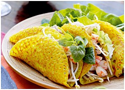 Làm bánh xèo ăn vặt ngày mưa