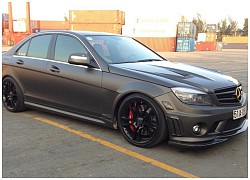 Xe độc Mercedes C63 AMG 12 năm tuổi tại Việt Nam