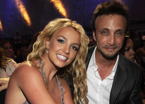 Biết tin Britney Spears muốn giải nghệ, người quản lý lâu năm Larry Rudolph nộp đơn từ chức