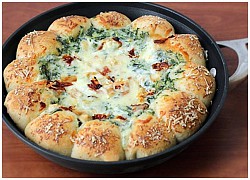 Cách làm pizza chảo nhúng độc đáo