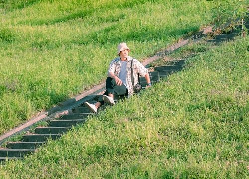 Có một triền đê xanh mướt đẹp như tranh vẽ Nhật Bản ngay tại Hà Nội khiến dân tình xốn xang