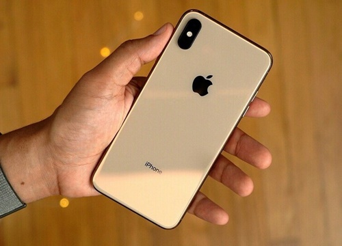 iPhone bị 'kích pin' bán tràn lan