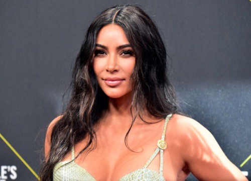 Kim Kardashian tìm bạn trai mới qua ứng dụng hẹn hò