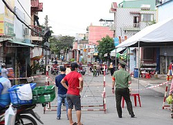 Ngoài học sinh đi thi, ai được phép ra vào phường Tân Phú trong thời gian phong tỏa?