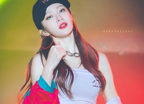 Những danh xưng hoa mỹ của idol K-pop: Jennie là "Chanel sống"