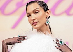 Bella Hadid đeo trang sức kim cương đắt giá dự tiệc tối tại LHP Cannes