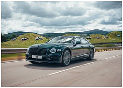 Bentley vượt mặt Rolls Royce với chiếc xe này: Nhắm thẳng vào 'Bóng Ma'!