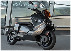 BMW CE04 scooter chạy điện phong cách môtô