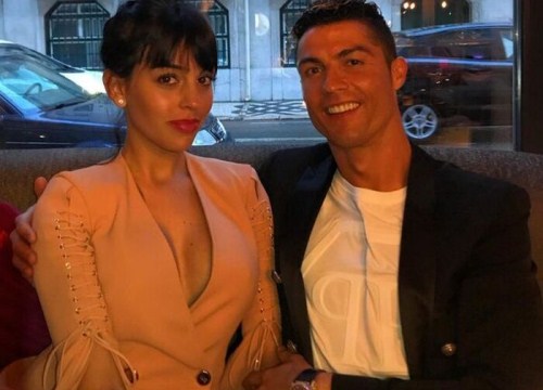 C. Ronaldo mở khách sạn ở Mỹ