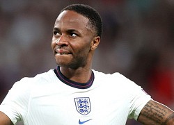 Cựu còi vàng V.League: Sterling bị chạm nhẹ cũng ngã ra ngay, trọng tài có lý khi thổi 11m