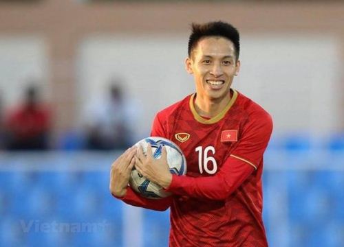 Hùng Dũng chạy đua với thời gian để tham dự vòng loại thứ 3 WC 2022