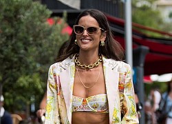 Izabel Goulart - bạn gái thủ môn tuyển Đức khoe bụng "sáu múi" tại Cannes