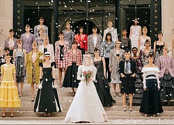 Mãn nhãn trước các thiết kế mang tinh thần hội họa ấn tượng trong BST Chanel Haute Couture Thu Đông 2021