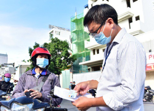 Ngày đầu giãn cách, chỉ hai quận đã phạt gần 100 triệu tiền vi phạm