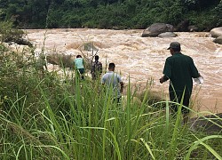 Tìm kiếm nữ công nhân thủy điện còn mất tích do lũ cuốn trôi