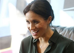 "Trùm rắc rối" Meghan khó mà sang chảnh như công nương Kate được, nhìn cách mặc sơ mi là biết!