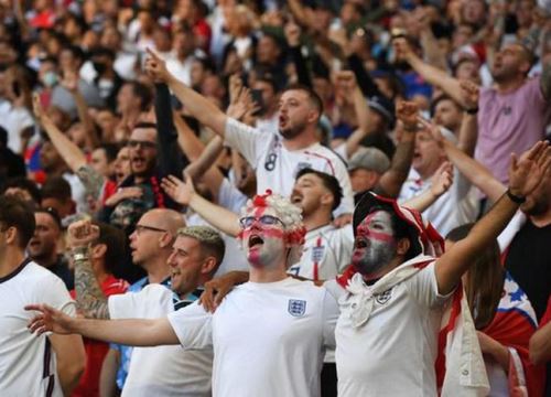 Anh vô địch Euro 2020, 22% fan Anh bỏ quan hệ tình dục 3 tháng