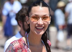 Bella Hadid rạng rỡ đi ăn trưa cùng bạn bè sau khi xác nhận có bạn trai mới