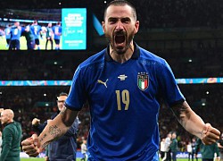 Bonucci xem phim, buôn chuyện thoải mái chờ Italy chiến Anh