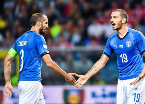 Đợi show diễn của cặp Bonucci - Chiellini