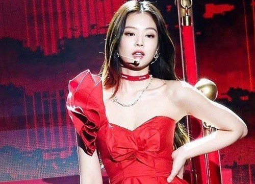 Jennie và những lần khiến fan mê đắm với trang phục màu đỏ tỏa sáng rực rỡ