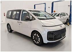 Hyundai Staria 2021 có giá từ 53.000 USD, cạnh tranh Kia Sedona