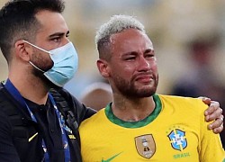 Neymar khóc, ôm chúc mừng Messi