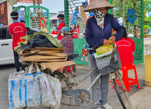 TP.HCM: Những số điện thoại liên hệ để hỗ trợ người dân khó khăn do dịch Covid-19