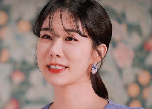 Yoo In Na lộ diện khác quá sau 6 năm làm mưa làm gió với Goblin, phần mũi lạ hoắc thay đổi cả gương mặt mỹ miều hồi nào?