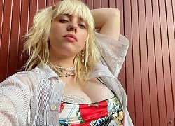 Billie Eilish diện corset gợi cảm