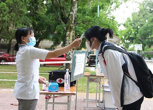 Chấm thi tốt nghiệp THPT: An toàn cho giám thị, công bằng với thí sinh