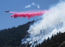 Cháy rừng dữ dội thiêu đốt Mỹ và Canada