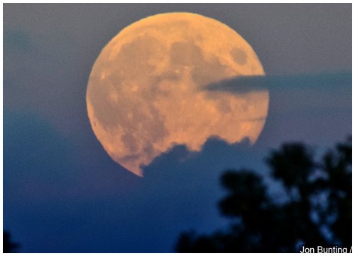 NASA dự đoán quỹ đạo Mặt trăng 'chao đảo' gây thiên tai liên miên