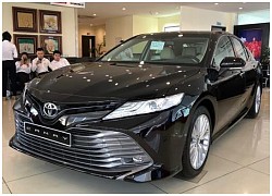 Sedan cỡ D giá 1 tỷ: VinFast Lux A2.0 áp đảo Toyota Camry