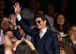 Tài tử Tom Cruise diện đồ bảnh bao 'dính như sam' bên bạn gái tin đồn