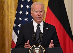 Biden: Tin thất thiệt về Covid-19 'đang giết người'