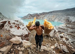 Công việc mạo hiểm bên trong 'cổng địa ngục' ở Indonesia