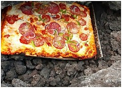 &#8220;Độc lạ&#8221; chàng trai sử dụng núi lửa để làm lò nướng pizza