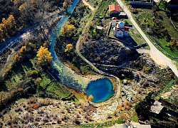 Dòng sông có 'con mắt' bí ẩn ở Croatia