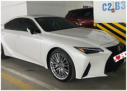 Lexus IS 2021 vừa mua đã bán lại tại Việt Nam, lỗ 200 triệu đồng