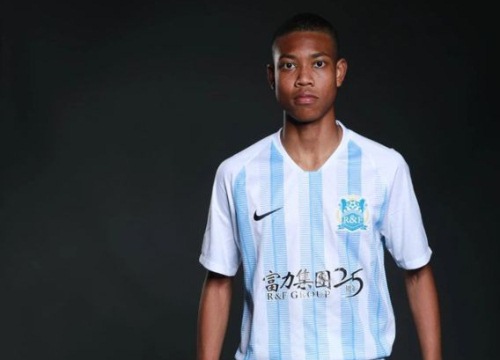 "Mbappe Trung Quốc" gây sốt dư luận: Gốc Phi, chạy nhanh xé gió, đạt dấu mốc lớn ở tuổi 16