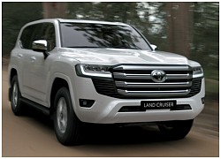 Nhận sớm Toyota Land Cruiser 2022, khách hàng phải chịu chênh 500 triệu đồng